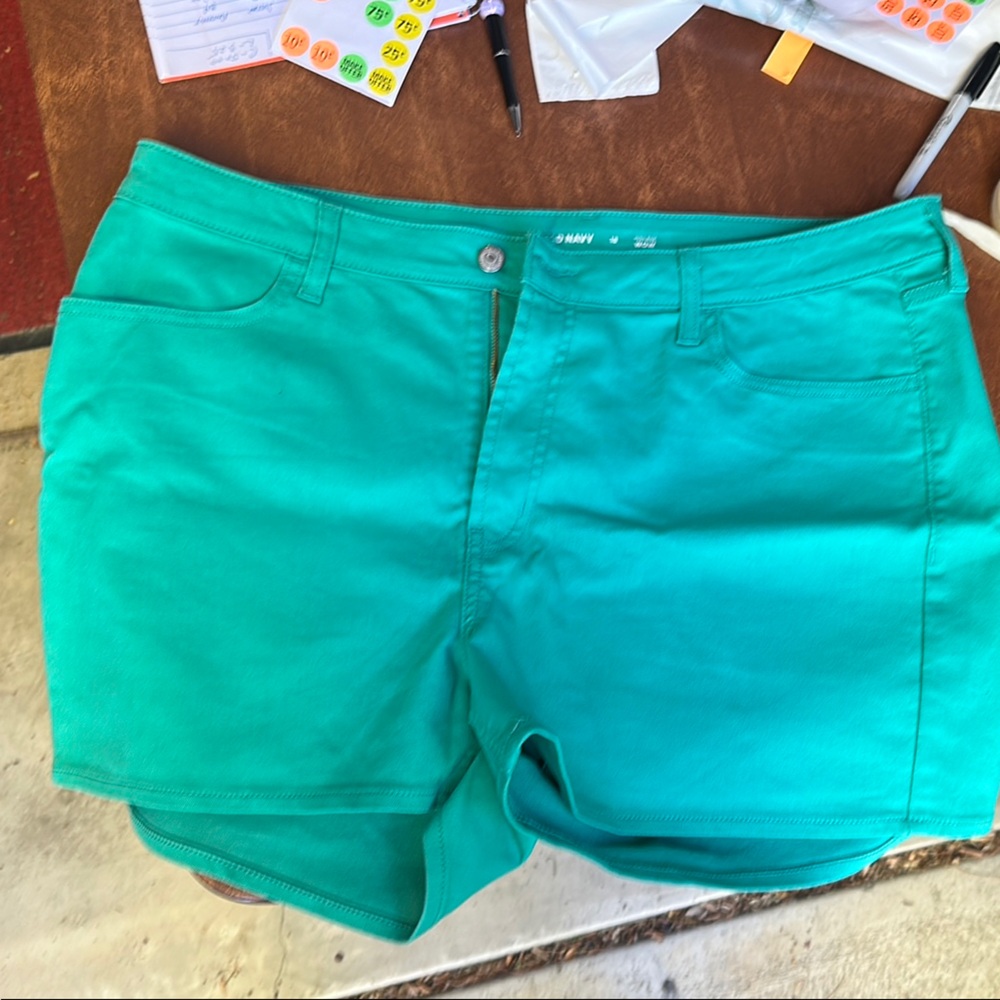 Old Navy Green Bermuda Shorts Relaxed Fit Cotton